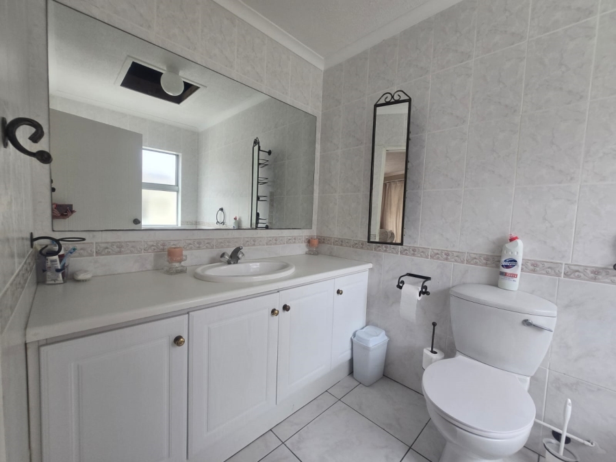 4 Bedroom Property for Sale in Royal Alfred Marina Eastern Cape
